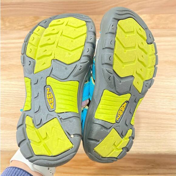 KEEN Newport Kids Blue Water shoes Closed Toe Summer Ready camp Favorite 1us - Picture 4 of 6